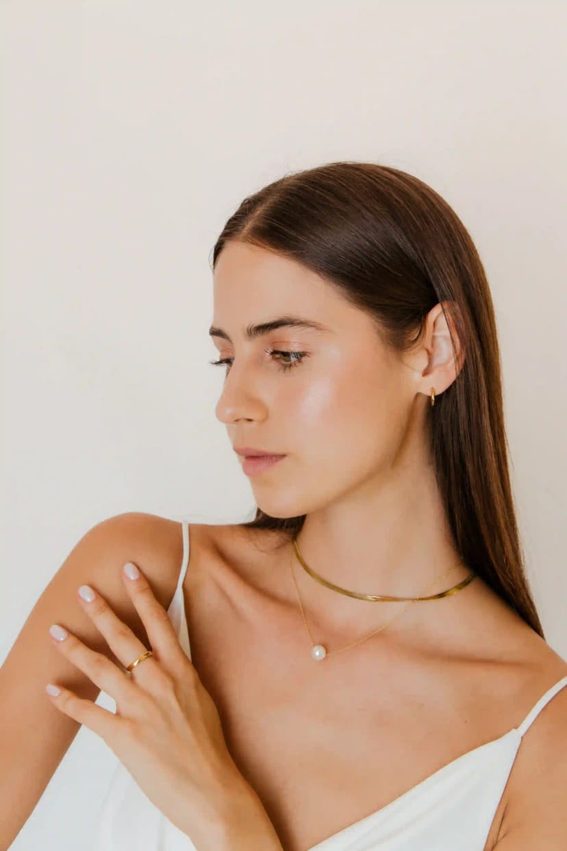 Detalle de maquillaje en editorial