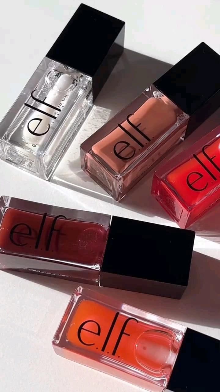 Detalle de maquillaje en editorial