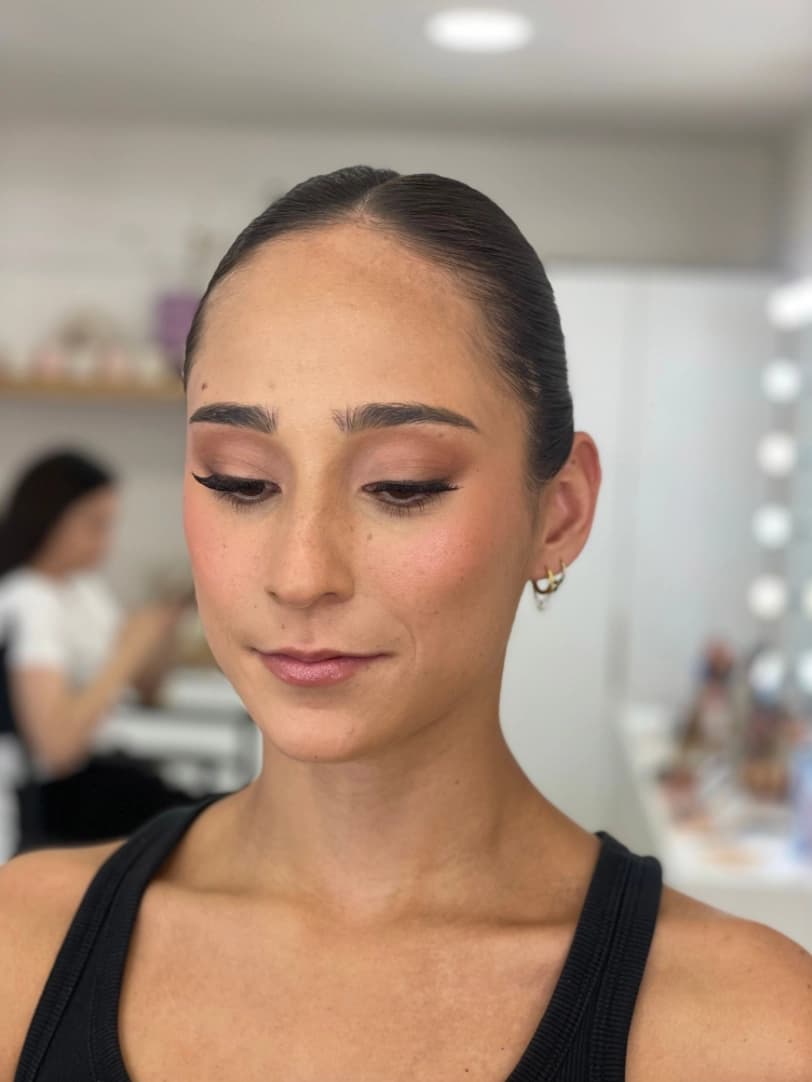 Detalle de maquillaje en editorial